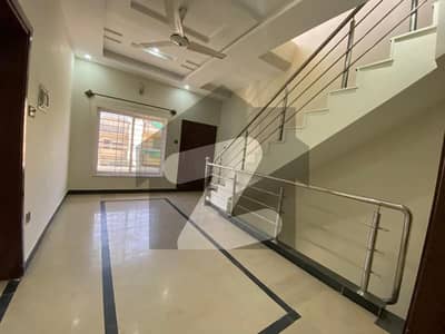 Size 25x40 Full House For Rent In G-13