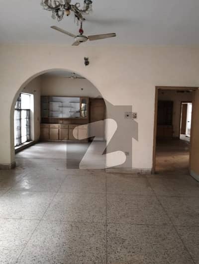 2 Kanal Single Storey House For Rent