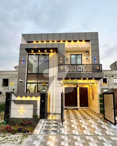 ایڈن بولیوارڈ ہاؤسنگ سکیم کالج روڈ,لاہور میں 6 کمروں کا 5 مرلہ مکان 2.59 کروڑ میں برائے فروخت۔