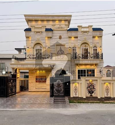 ایڈن بولیوارڈ ہاؤسنگ سکیم کالج روڈ,لاہور میں 6 کمروں کا 5 مرلہ مکان 2.65 کروڑ میں برائے فروخت۔