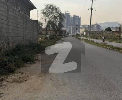 سی ۔ 18 اسلام آباد میں 8 مرلہ رہائشی پلاٹ 37.0 لاکھ میں برائے فروخت۔