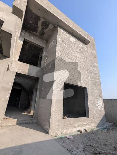 1 Kanal Gray Structure Near Park Available For Sale