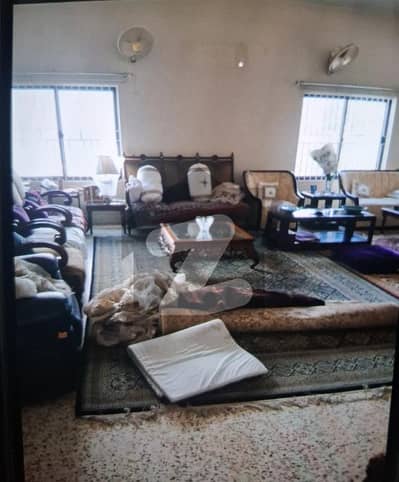 ایف ۔ 10/2 ایف ۔ 10,اسلام آباد میں 3 کمروں کا 1 کنال بالائی پورشن 2.5 لاکھ میں کرایہ پر دستیاب ہے۔