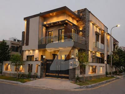 Corner 10 Marla Upper Portion | Separate Garage & Entrance | Sector F | Bahria Town