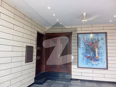 10 MARLA BRAND NEW LUXURY HOUSE FOR SALE