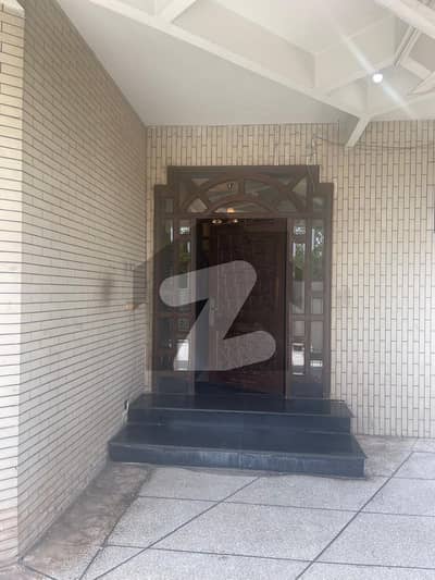 پی سی ایس آئی آر ہاؤسنگ سکیم فیز 1 پی سی ایس آئی آر ہاؤسنگ سکیم,لاہور میں 6 کمروں کا 1 کنال مکان 10.5 کروڑ میں برائے فروخت۔