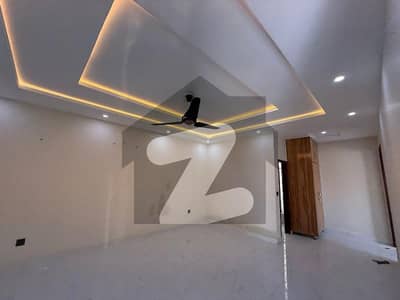 10 Marla Brand New Upper Portion With Gas