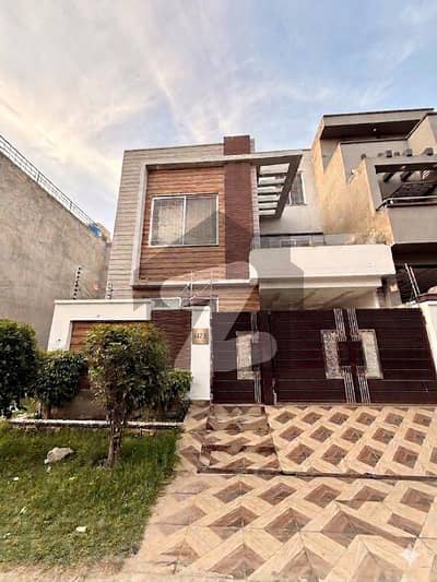 5 MARLA BRAND NEW CONDITION OWNER BUILT HOUSE AVAILABLE FOR SALE IN CANAL GARDEN