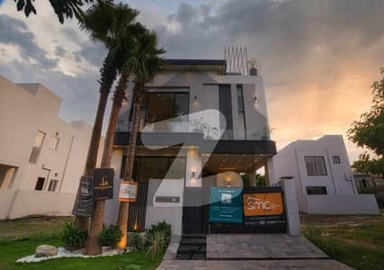 ڈی ایچ اے 9 ٹاؤن ڈیفنس (ڈی ایچ اے),لاہور میں 3 کمروں کا 5 مرلہ مکان 3.5 کروڑ میں برائے فروخت۔