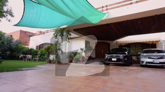 ڈی ایچ اے فیز 1 ڈیفنس (ڈی ایچ اے),لاہور میں 6 کمروں کا 2 کنال مکان 21.5 کروڑ میں برائے فروخت۔