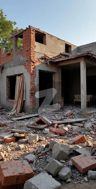 Chance deal 200Yard Commercial/Demolish Condition