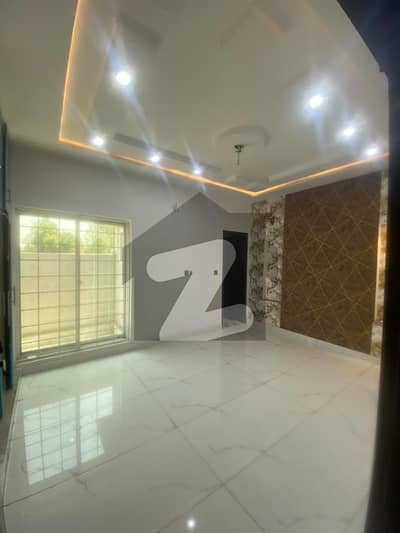 لو کاسٹ ۔ بلاک ای لو کاسٹ سیکٹر,بحریہ آرچرڈ فیز 2,بحریہ آرچرڈ,لاہور میں 3 کمروں کا 5 مرلہ مکان 1.55 کروڑ میں برائے فروخت۔