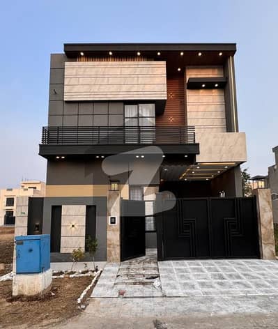 5 Marla modern House available for Sale at investor rate in block HH Citi housing Gujranwala