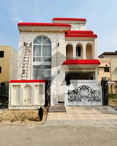Modern House available at prime location in block EE Citi Housing Gujranwala