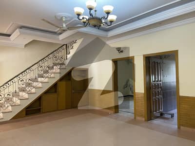 ایف ۔ 11 اسلام آباد میں 6 کمروں کا 16 مرلہ مکان 4.75 لاکھ میں کرایہ پر دستیاب ہے۔