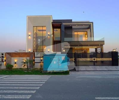 ڈی ایچ اے فیز 8 ڈیفنس (ڈی ایچ اے),لاہور میں 5 کمروں کا 1 کنال مکان 14.9 کروڑ میں برائے فروخت۔