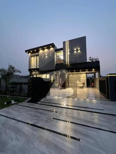 1 Kanal Ultra Modern luxury House For Rent in DHA pH 7 at very Hot location