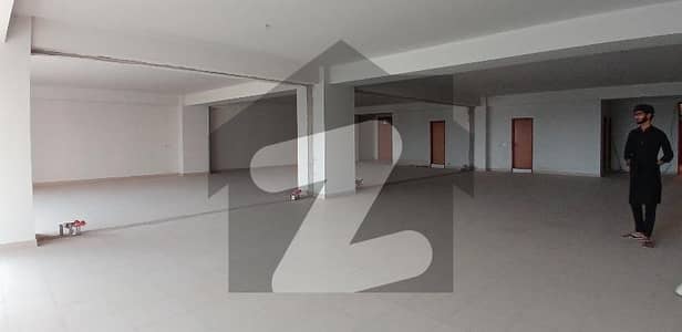 شاہراہِ فیصل کراچی میں 16 مرلہ Studio دفتر 7.65 لاکھ میں کرایہ پر دستیاب ہے۔