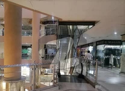 صدیق ٹریڈ سنٹر گلبرگ,لاہور میں 2 مرلہ Studio دکان 50.0 ہزار میں کرایہ پر دستیاب ہے۔