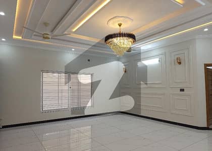 A House Of 12 Marla In Rs. 52000000