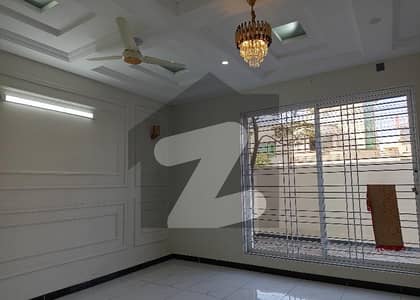 10 Marla House For sale In Rs. 33500000 Only