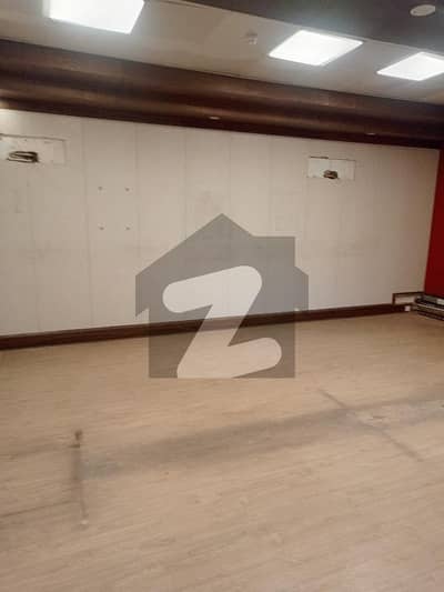 گلبرگ لاہور میں 7 کمروں کا 4 کنال مکان 20.0 لاکھ میں کرایہ پر دستیاب ہے۔