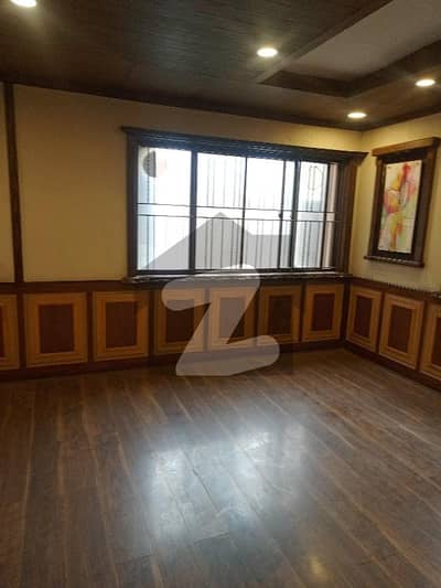 گلبرگ لاہور میں 8 کمروں کا 4 کنال مکان 21.0 لاکھ میں کرایہ پر دستیاب ہے۔