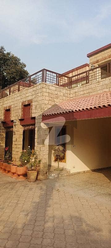 بہارہ کھوہ اسلام آباد میں 6 کمروں کا 4 کنال مکان 14.0 کروڑ میں برائے فروخت۔