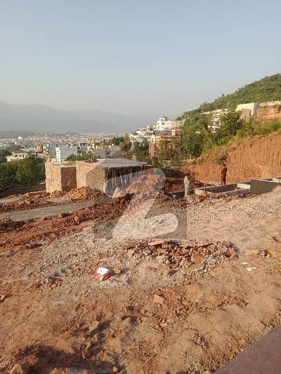 بنی گالہ اسلام آباد میں 10 مرلہ رہائشی پلاٹ 1.25 کروڑ میں برائے فروخت۔