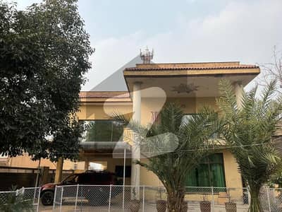 بنی گالہ اسلام آباد میں 8 کمروں کا 1 کنال مکان 12.0 کروڑ میں برائے فروخت۔