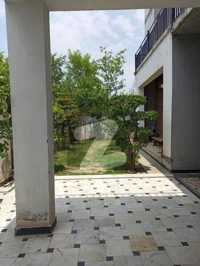 بنی گالہ اسلام آباد میں 4 کمروں کا 1 کنال مکان 5.75 کروڑ میں برائے فروخت۔