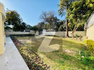 Prime Location Excellent Plot For Sale Size 50x90=500sqyds CDA Transfer Single Owner-