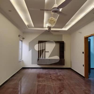 بنی گالہ اسلام آباد میں 5 کمروں کا 15 مرلہ مکان 1.5 لاکھ میں کرایہ پر دستیاب ہے۔