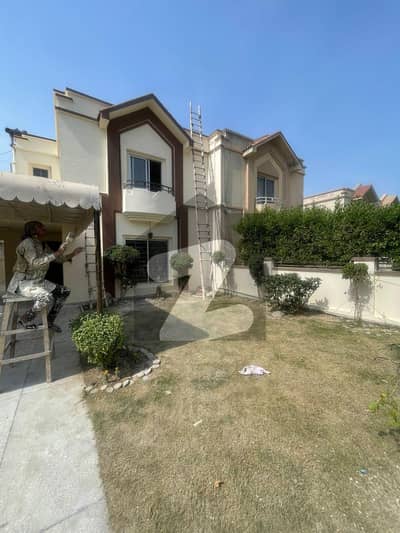 10 Marla Eidan Villa Available For Sale Near Park Or M7 Gate