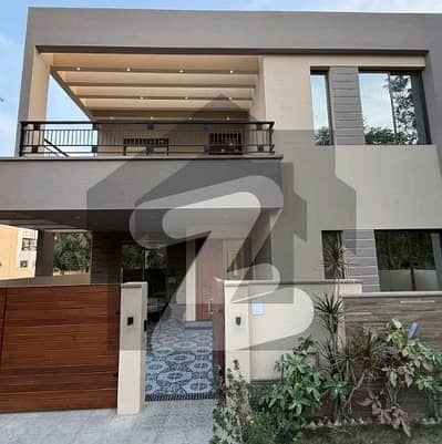 A Prime Location House Of 272 Square Yards In Bahria Town - Precinct 1