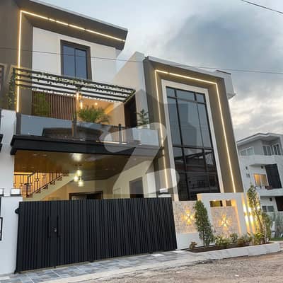 بنی گالہ اسلام آباد میں 4 کمروں کا 7 مرلہ مکان 3.5 کروڑ میں برائے فروخت۔