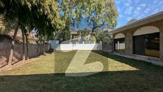 FOR RENT Renovated 4 BEDROOMS Single Storey House Only Foreigners or Companies in F_6/2