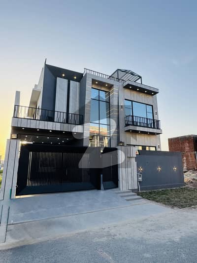 ڈی ایچ اے فیز 1 ۔ سیکٹر بی1 ڈی ایچ اے فیز 1,ڈی ایچ اے ڈیفینس,ملتان میں 4 کمروں کا 10 مرلہ مکان 3.15 کروڑ میں برائے فروخت۔