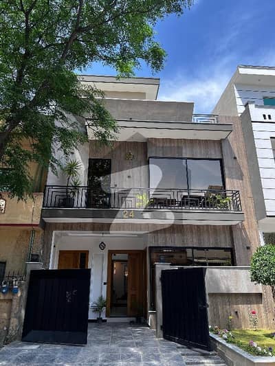 G 13 1 Size 25x40 4 Marla brand new house for sale beautiful location Park peck