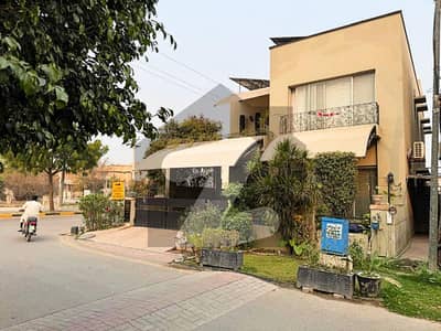 ڈیوائن گارڈنز لاہور میں 4 کمروں کا 10 مرلہ مکان 4.7 کروڑ میں برائے فروخت۔