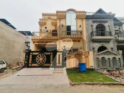 Become Owner Of Your Prime Location House Today Which Is Centrally Located In Khayaban-e-Amin - Block L In Lahore