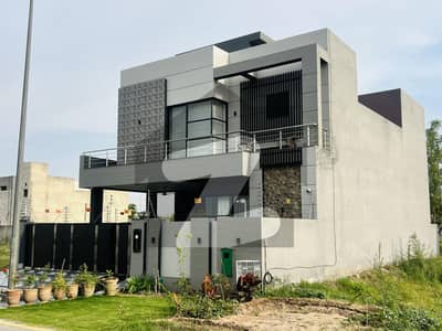 BRAND NEW 10 MARLA HOUSE FOR RENT (AC CURTAIN INSTALL)