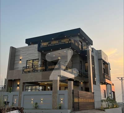 بنی گالہ اسلام آباد میں 5 کمروں کا 11 مرلہ مکان 4.9 کروڑ میں برائے فروخت۔