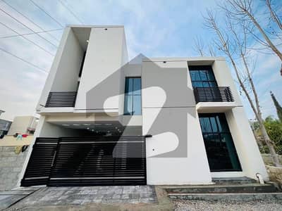 بنی گالہ اسلام آباد میں 4 کمروں کا 7 مرلہ مکان 3.1 کروڑ میں برائے فروخت۔