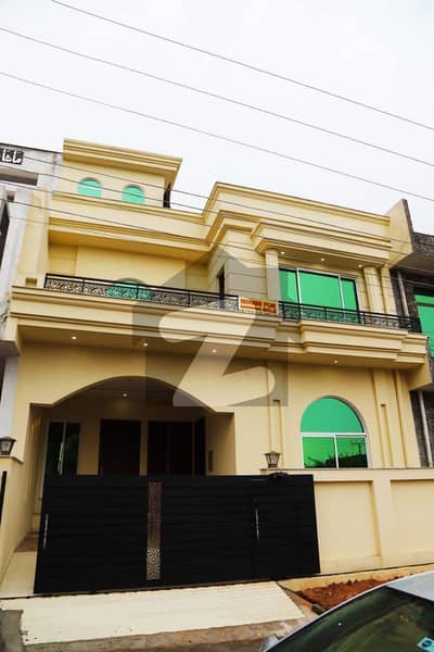 بنی گالہ اسلام آباد میں 4 کمروں کا 8 مرلہ مکان 2.75 کروڑ میں برائے فروخت۔