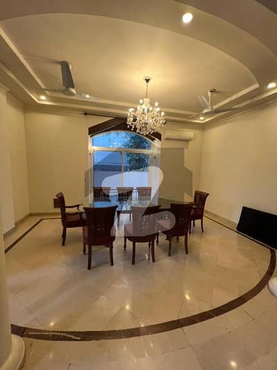 ایف ۔ 11 اسلام آباد میں 4 کمروں کا 10 مرلہ مکان 3.0 لاکھ میں کرایہ پر دستیاب ہے۔