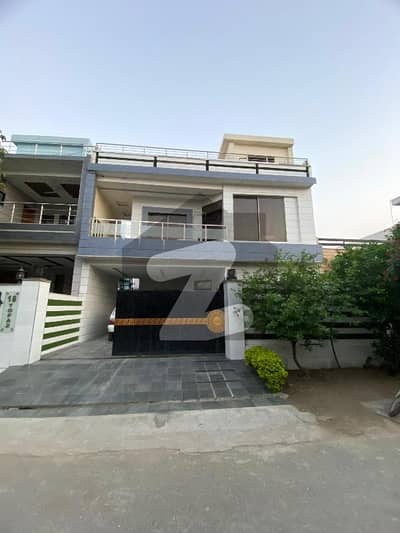 Reasonably-Priced Prime Location 10 Marla House In Park View City - Topaz Block, Lahore Is Available As Of Now