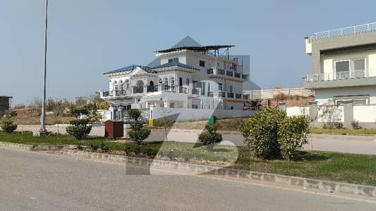 پارک انکلیو 1 پارک انکلیو,اسلام آباد میں 1 کنال رہائشی پلاٹ 4.5 کروڑ میں برائے فروخت۔