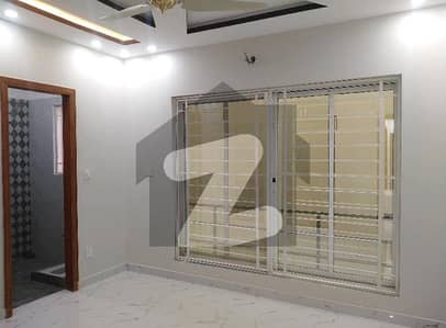 بحریہ ٹاؤن فیز 8 بحریہ ٹاؤن راولپنڈی,راولپنڈی میں 10 مرلہ زیریں پورشن 60.0 ہزار میں کرایہ پر دستیاب ہے۔