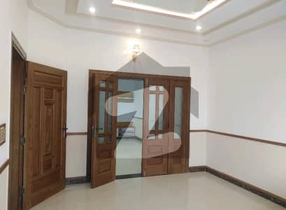 Bahria Town Phase 8 Lower Portion For rent Sized 5 Marla